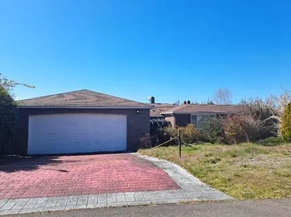 960 S Fairview Dr, Tacoma, WA 98465