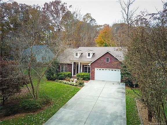 2nd image of 304 Brookmeade Dr