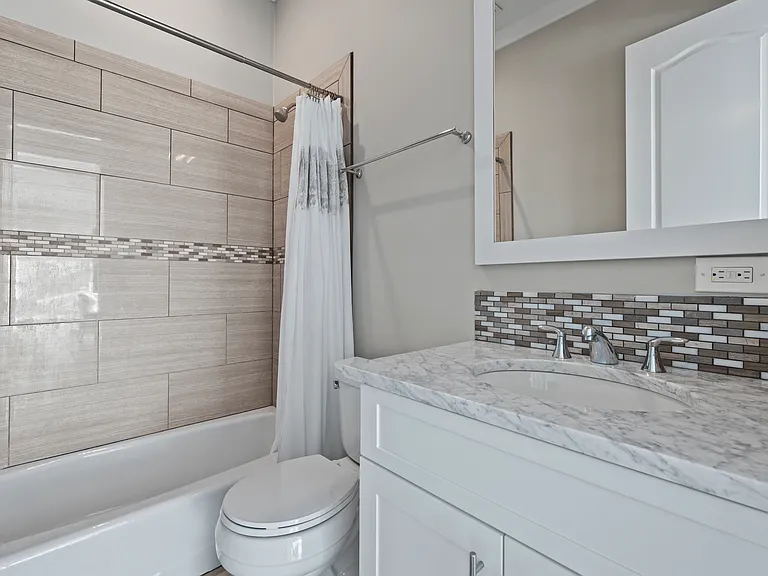 490 Montauk Hwy — Photo 17