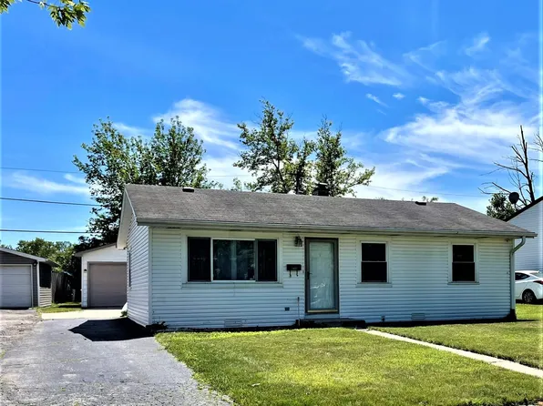 2437 Kennedy Dr, North Chicago, IL 60064