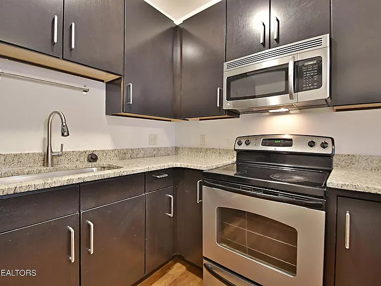 201 W 5th Ave #8 — Photo 12
