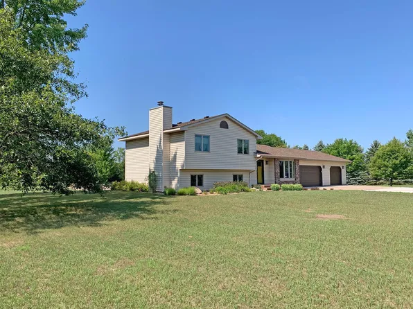 713 Cessna Rd, Osceola, WI 54020