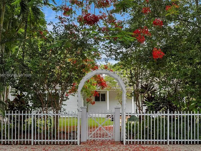 3945 Loquat Ave — Photo 38