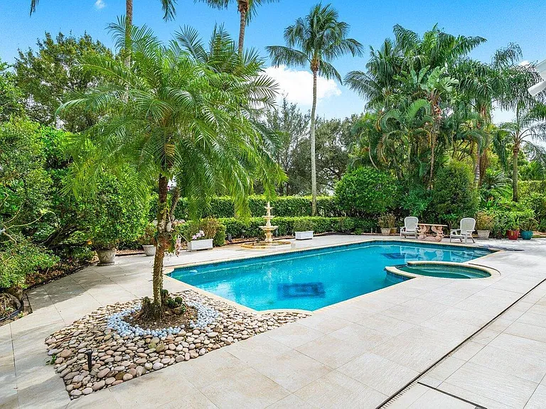 2540 Fairway Island Dr — Photo 34