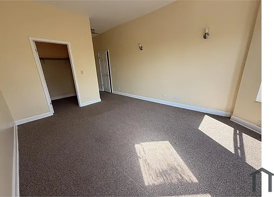3 bed, $1,800 — Photo 3