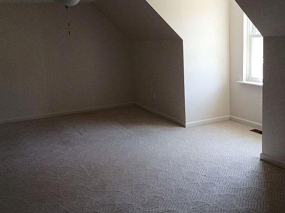 3rd image of 15465 Rhoades Ln