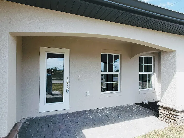 2806 NW 1st Pl — Photo 3
