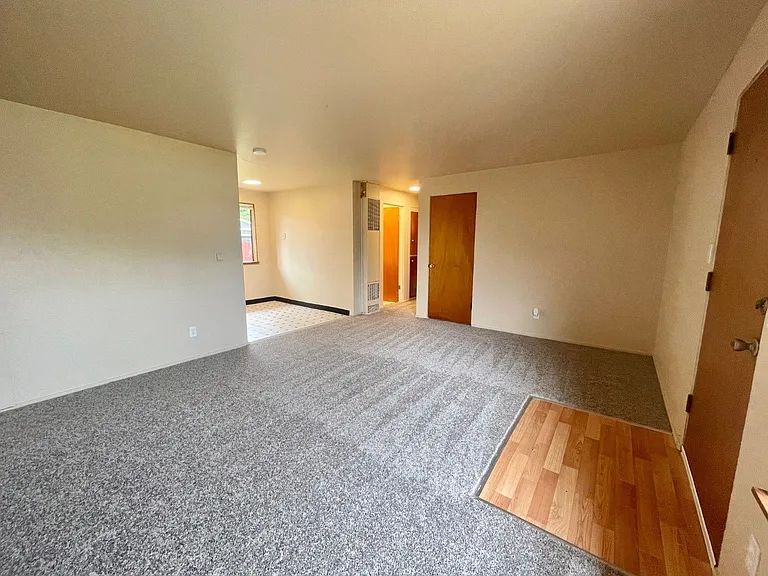 327 S St SE #3 — Photo 2