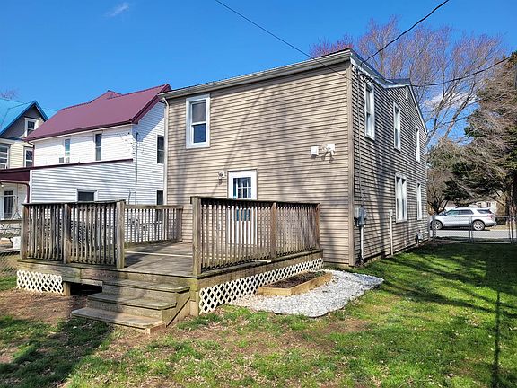 5th image of 207 Highland Ave