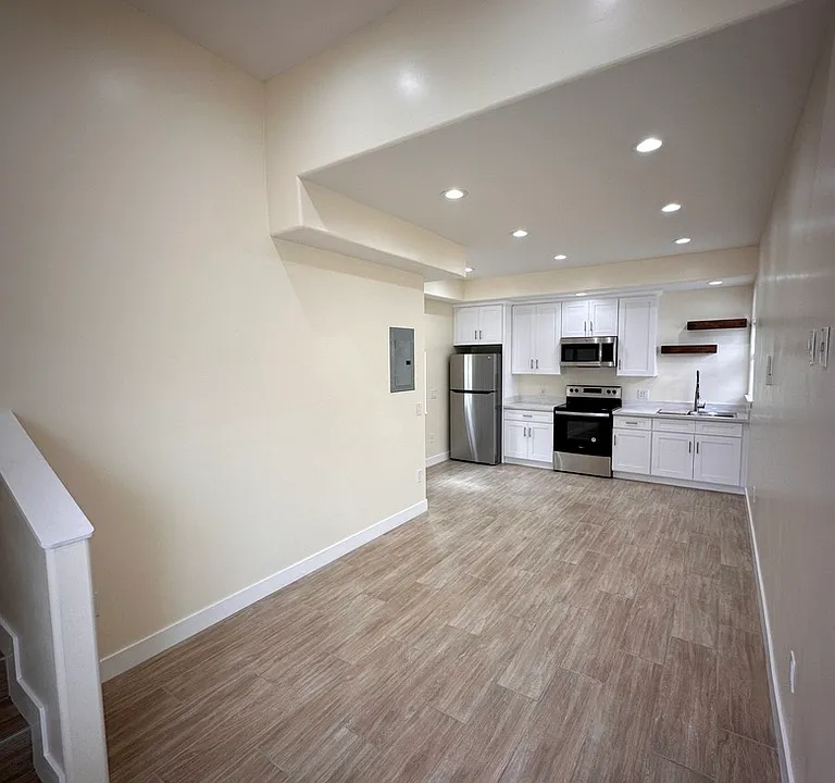 114 Franklin St #E