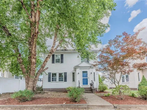 27 Willis St, Cranston, RI 02910