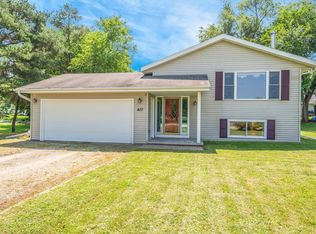 417 Parkway Dr, Winneconne, WI 54986