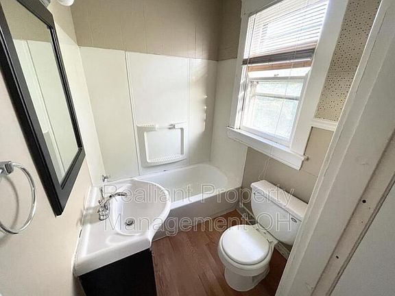 4th image of 1710 Lincoln Ave