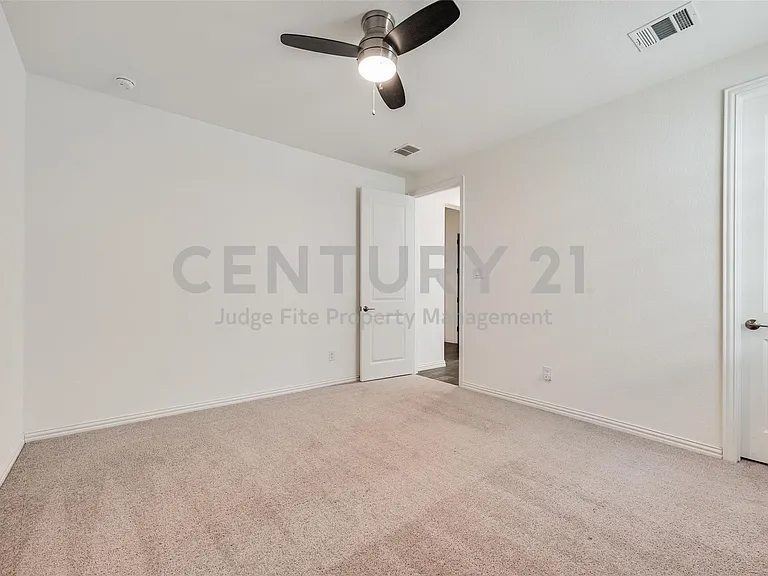 536 Cedarwood St — Photo 27