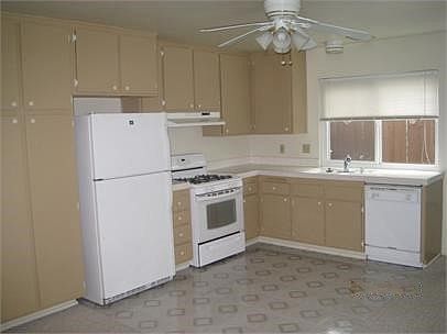 3rd image of 10956 Deering St