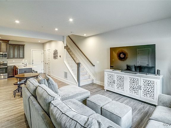 2nd image of 2735 Acadia Dr #A