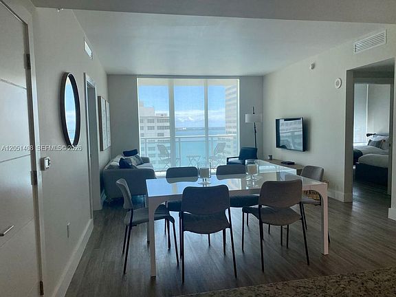 5th image of 951 Brickell Ave APT 1706