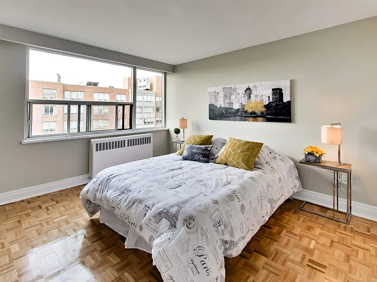 680 Roselawn Ave — Photo 145