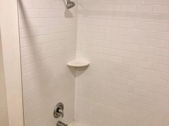 4th image of 1911 Peppermill Dr #1911