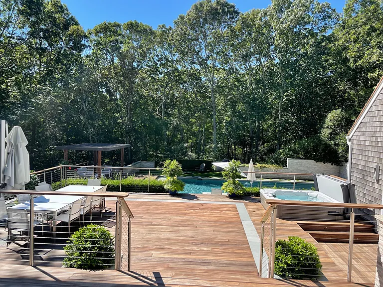 535 Old Sag Harbor Rd — Photo 9