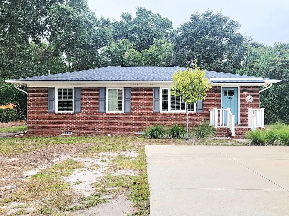 408 Pine Hills Dr