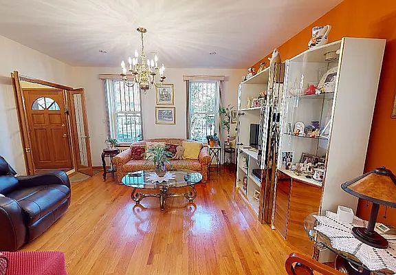 4th image of 2527 21st St