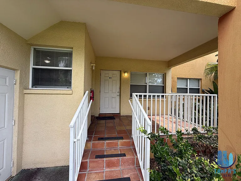 1355 Drew St — Photo 1