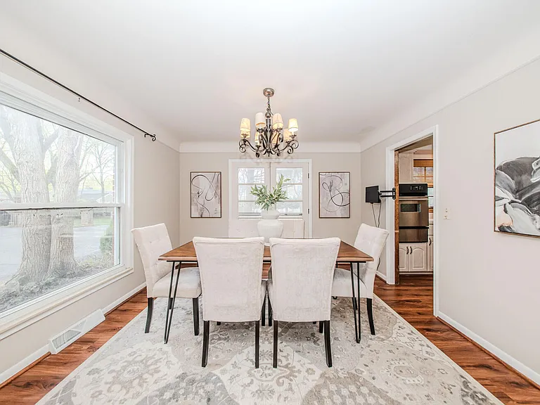 539 S Sheldon Rd — Photo 16