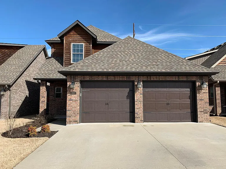 1707 SW Stonegrove Rd — Photo 1