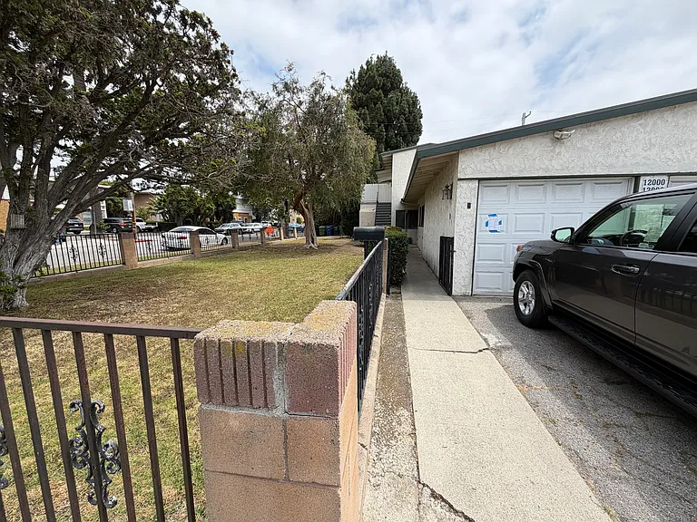12004 Sylvester St #12004 — Photo 19