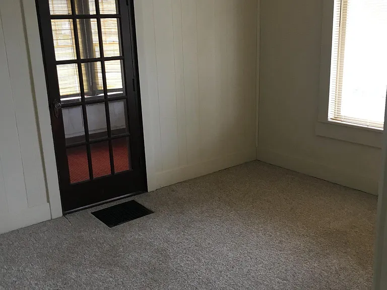2111 W Main St — Photo 4