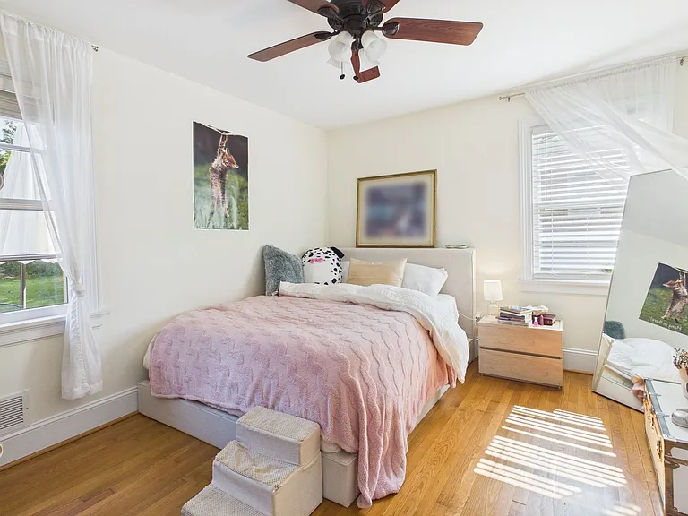 8808 Michaux Ln — Photo 29