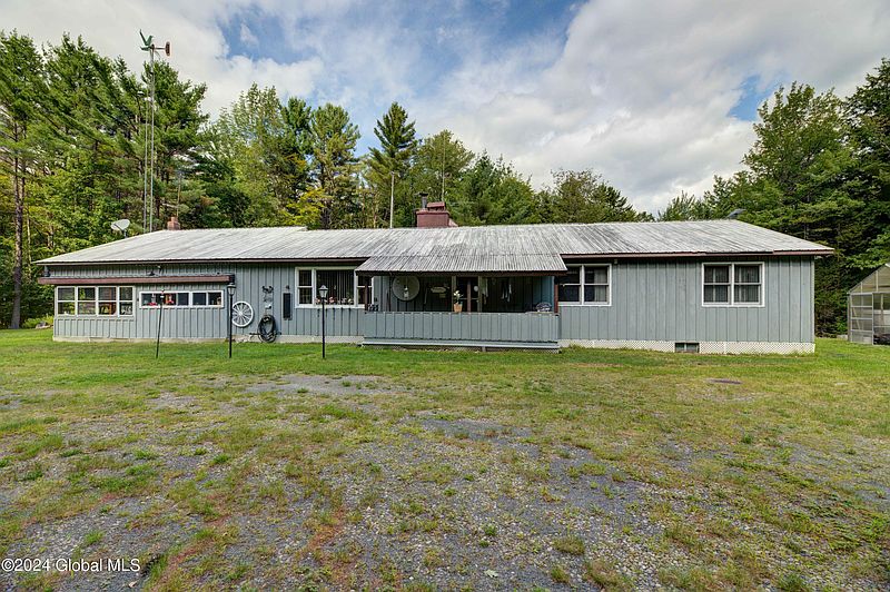 5th image of 370 King Road