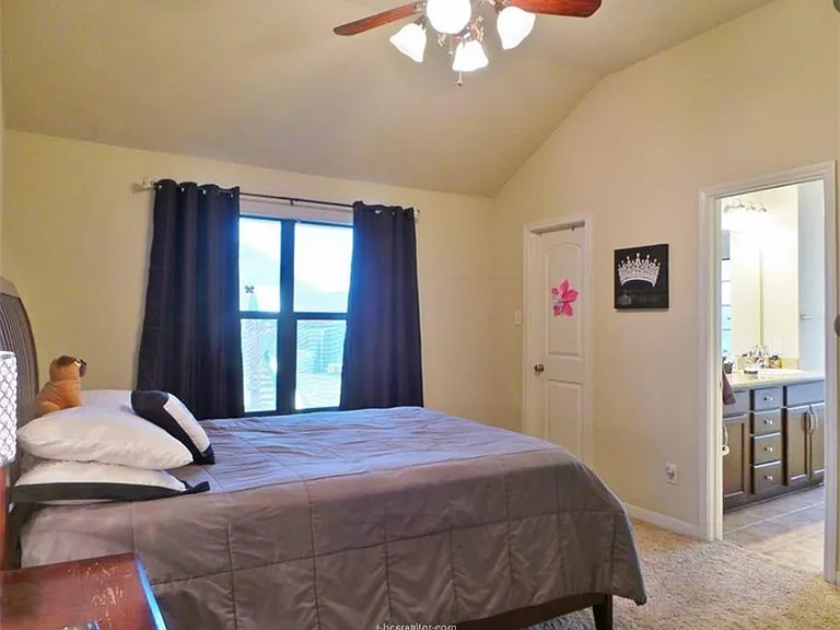 2711 Silver Oak Dr — Photo 17