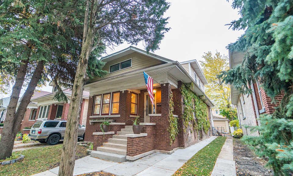 1st image of 5023 W Windsor Ave