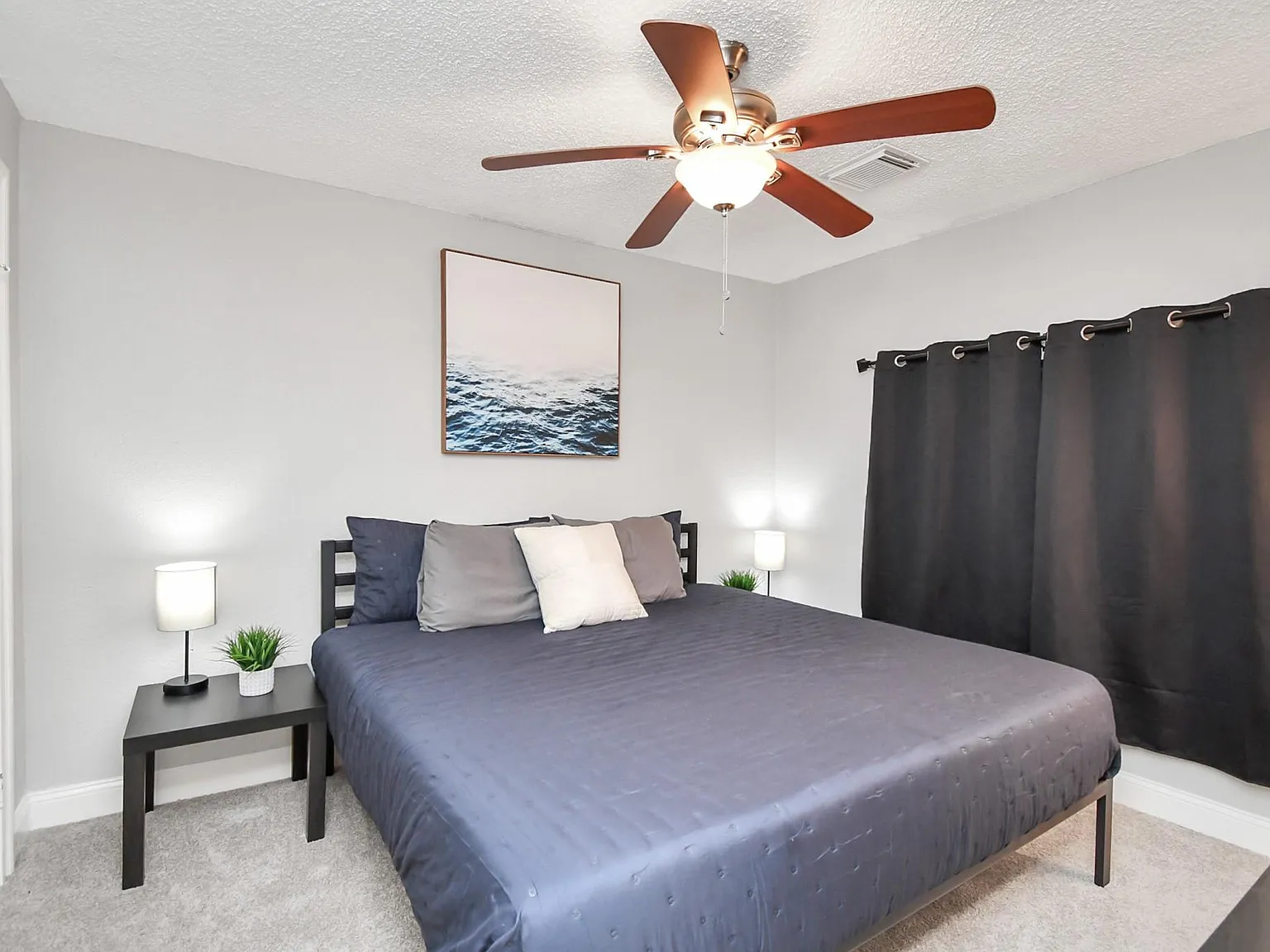 6 bed, 2.0 bath, 2313 sqft, $4,250 — Photo 4