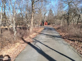 125 Kiowa Ln, Albrightsville, PA 18210