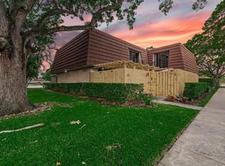 714 7th Ln, Palm Beach Gardens, FL 33418