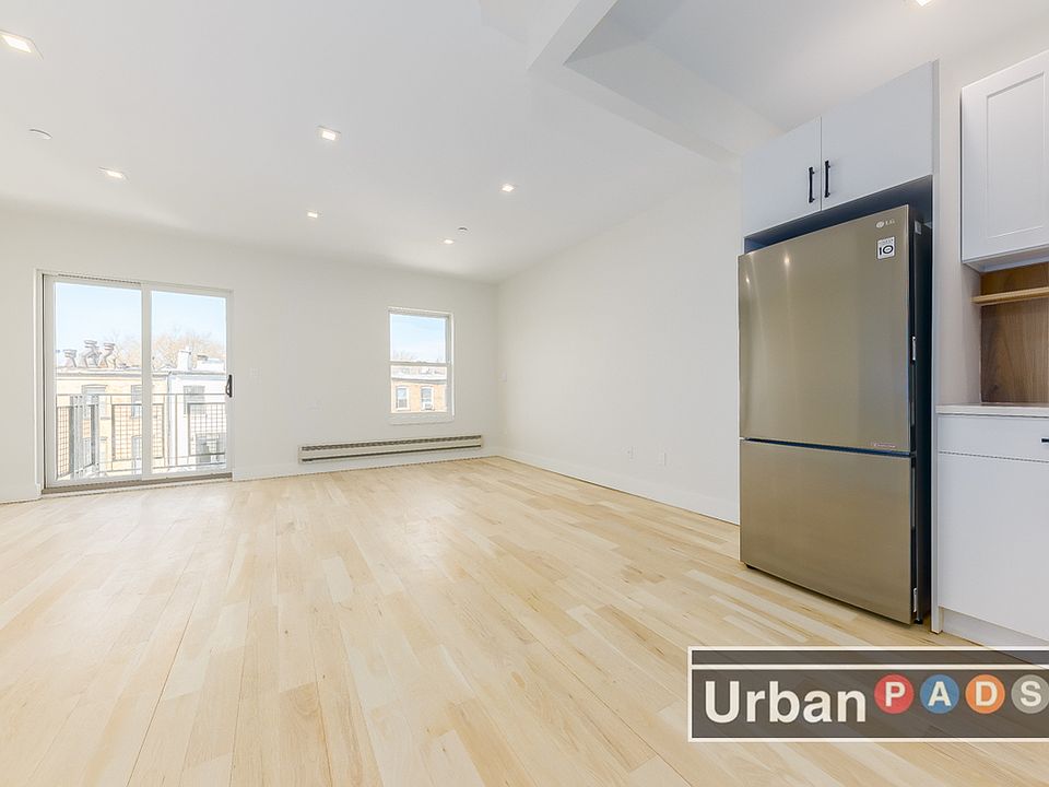 1st image of 215 Macon St #4R
