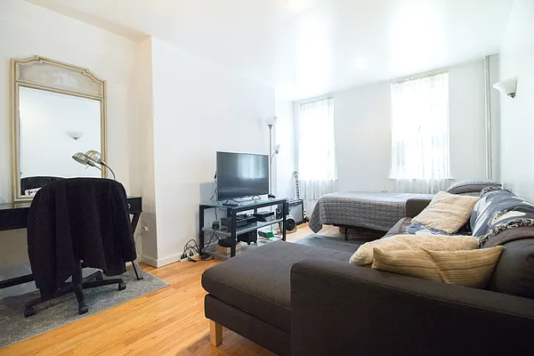 Rented by City Connections Realty | media 1