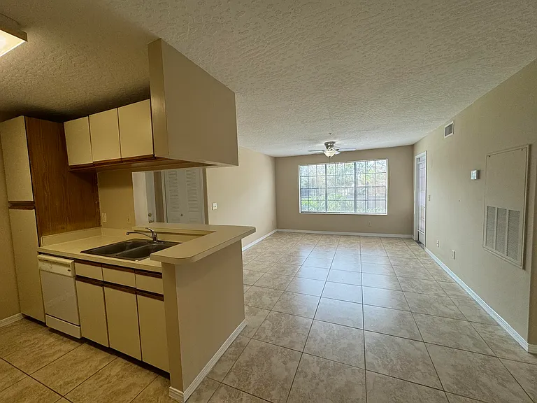 7667 N Wickham Rd #613 — Photo 5