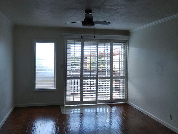 Living Room with attached lanai