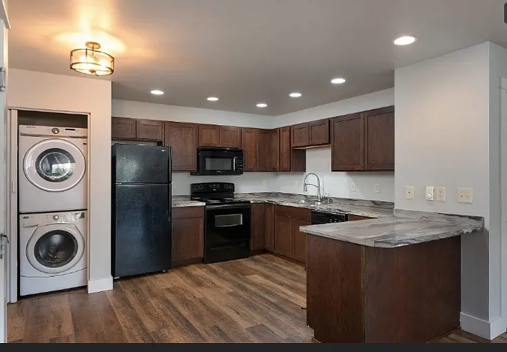 2 bed, 1000 sqft, $1,850 — Photo 2