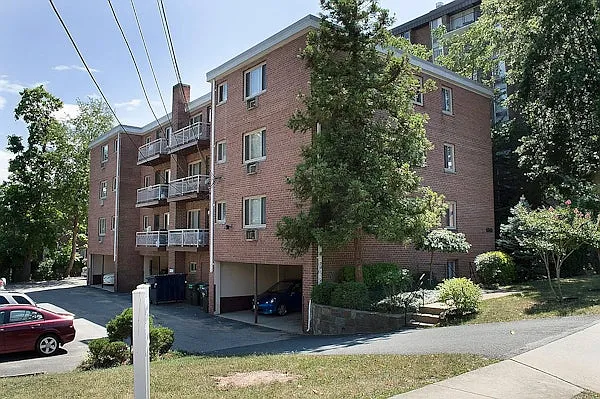 Twelve Oaks/1500 Associates — Photo 1