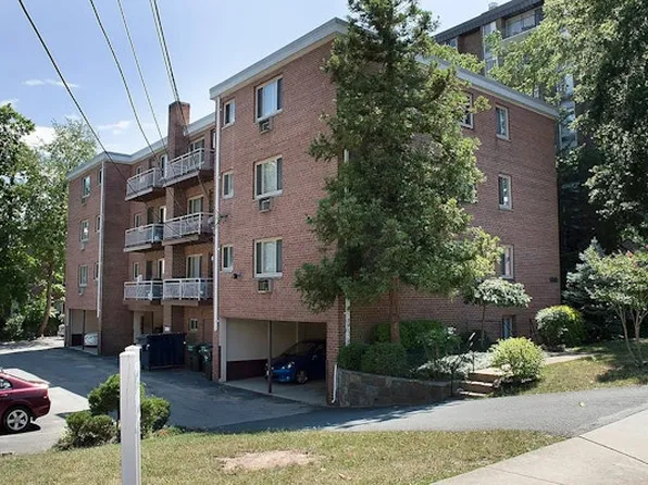 Twelve Oaks/1500 Associates, 1500 12th St N #4c93494bc, Arlington, VA 22209