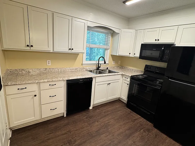 134 Rembert Martin Park #B — Photo 3