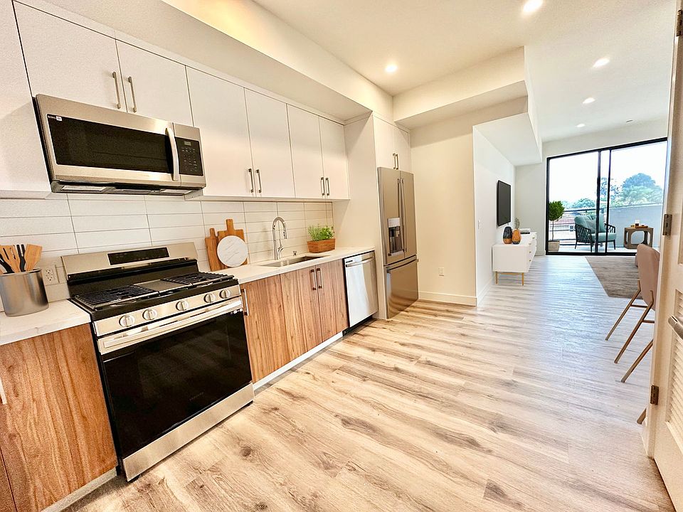 1st image of 4320 Inglewood Blvd #201