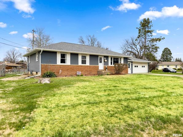 1701 Robin Ct, Galesburg, IL 61401