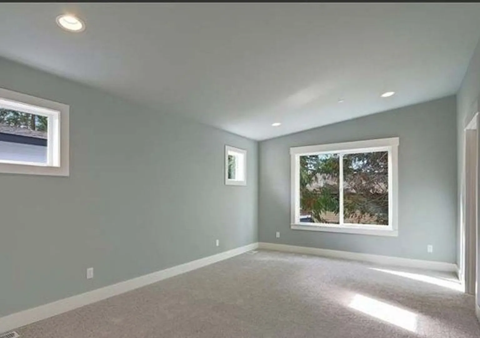 3 bed, 2303 sqft, $4,500 — Photo 3