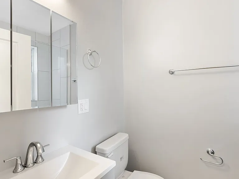 The 1521 Sherwin — Photo 49